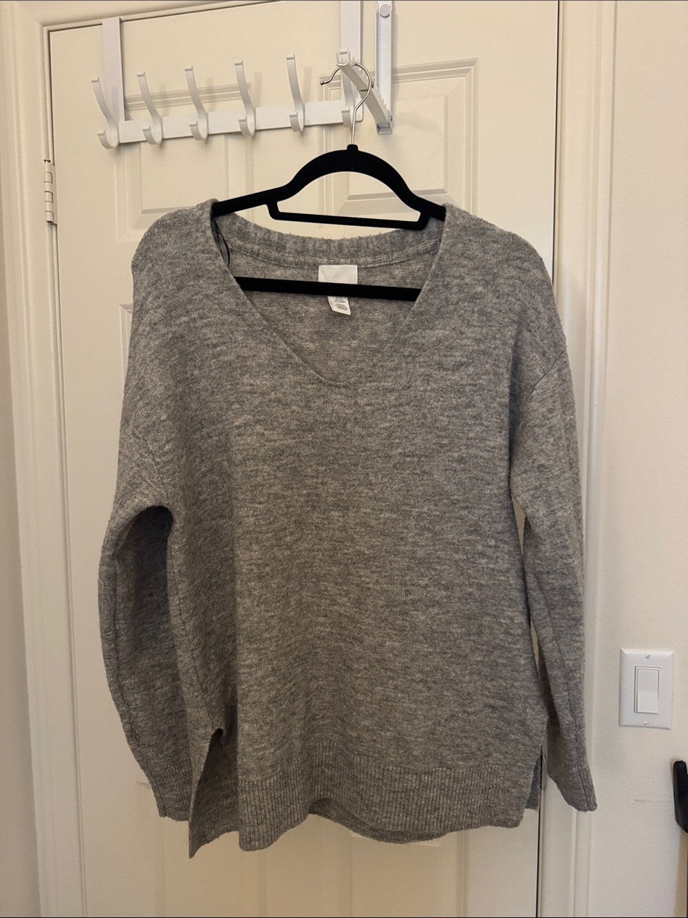 H&M Cozy V-Neck Women's Sweater in Heather Gray
